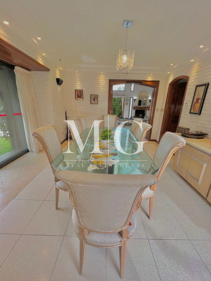 Casa ID.325 - Venta Casa zona Golf 3 dormitorios + dep.servicio, piscina y barbacoa