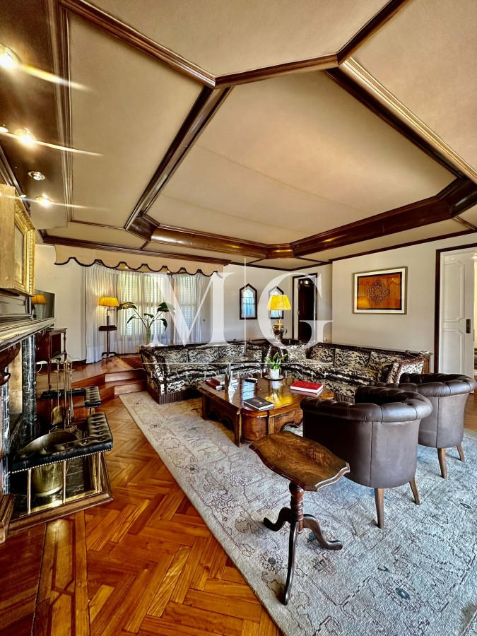 Casa ID.766 - Espectacular Casa esquinera en Venta zona Carrasco, 7 dormitorios