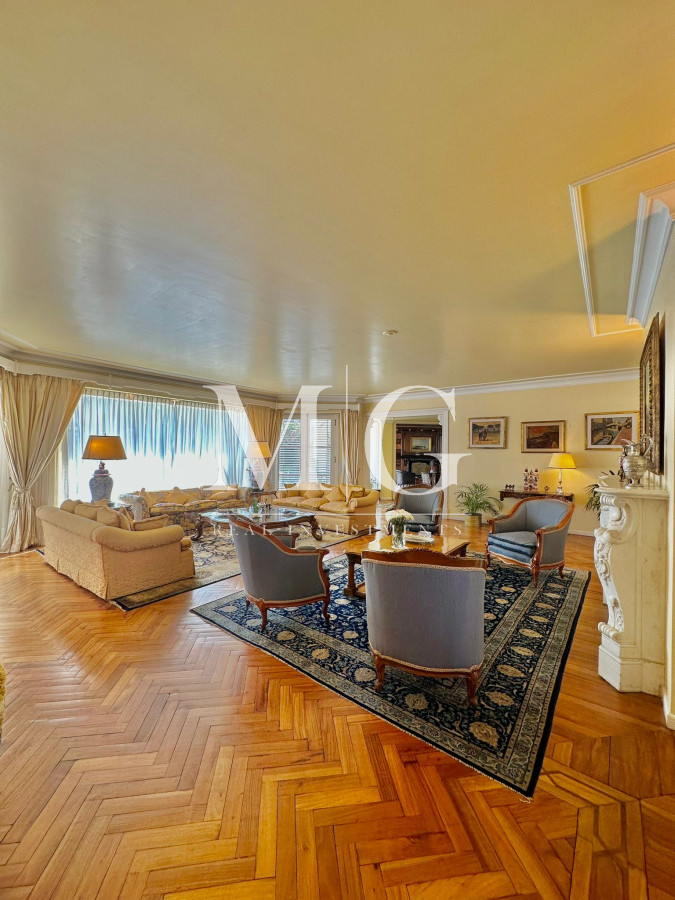 Casa ID.766 - Espectacular Casa esquinera en Venta zona Carrasco, 7 dormitorios