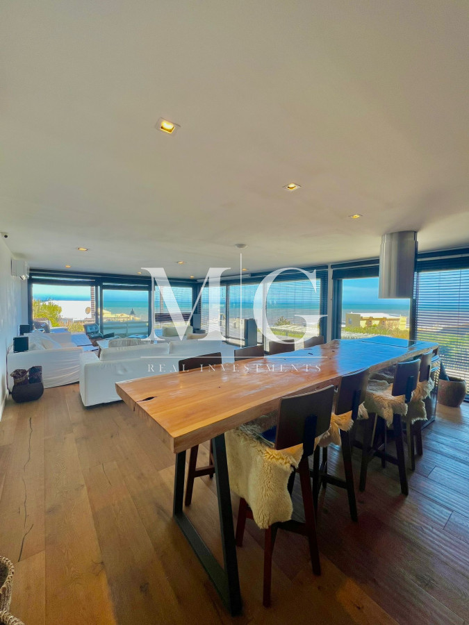Casa ID.195 - Alquiler anual Espectacular Casa en Punta Piedras con vista al mar