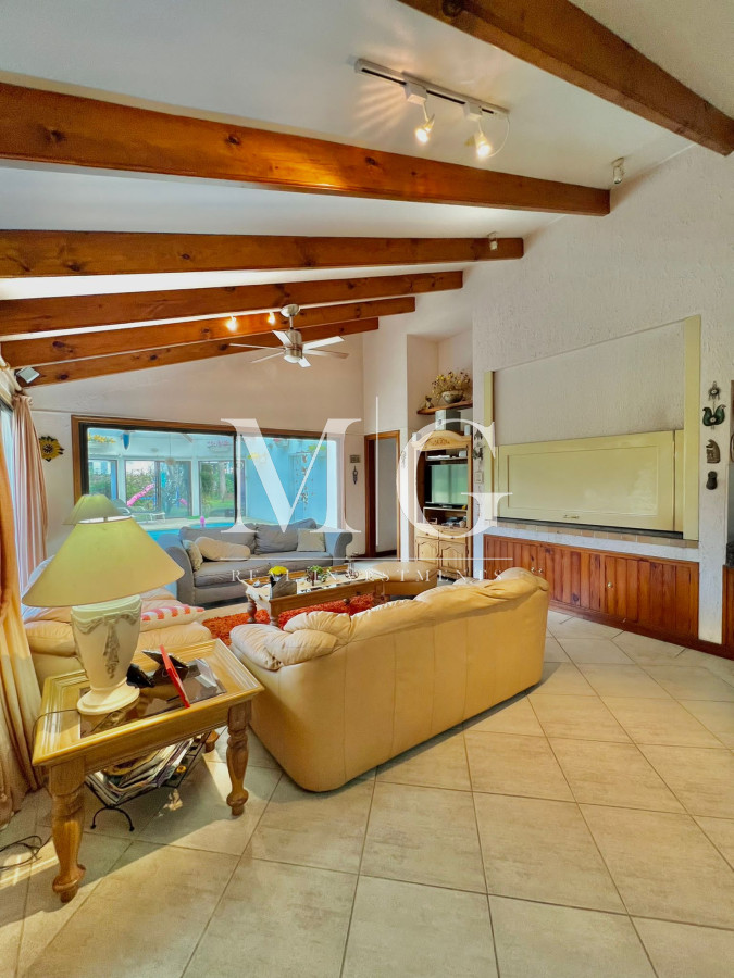 Casa ID.116 - Mansa, paradas, 7 dormitorios, piscina, barbacoa