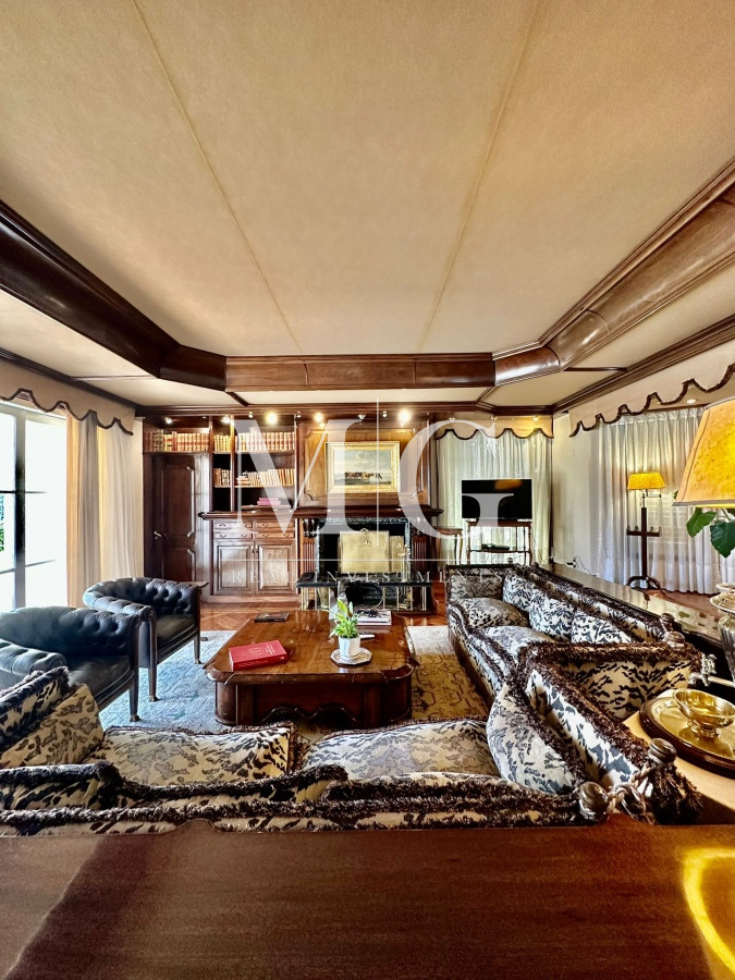 Casa ID.766 - Espectacular Casa esquinera en Venta zona Carrasco, 7 dormitorios