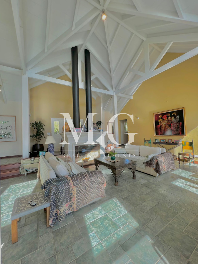 Casa ID.319 - Venta Casa zona Golf, 5 dorm.+ dep.servicio, barbacoa y piscina 