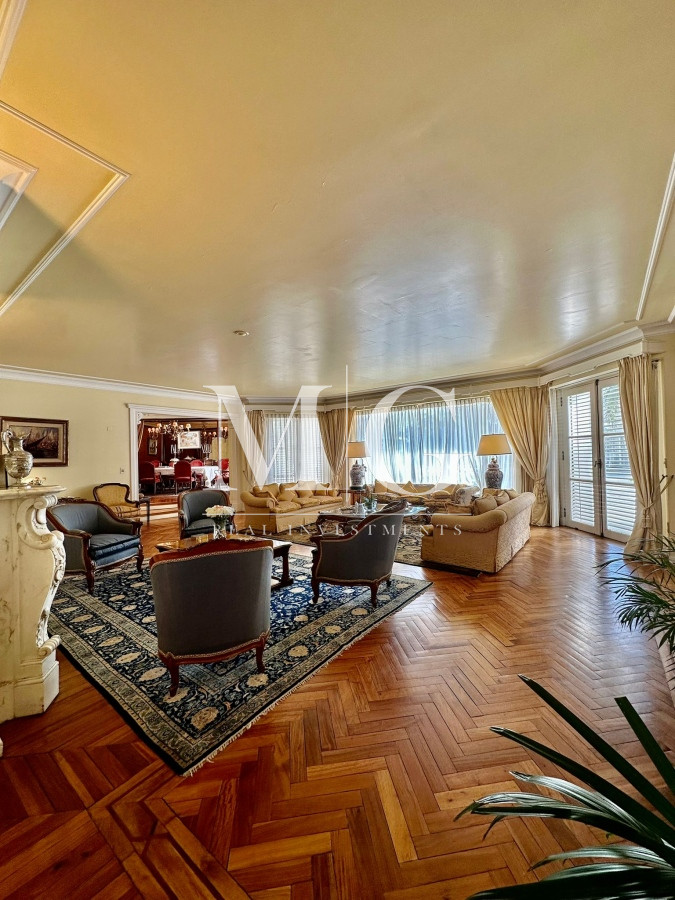 Casa ID.766 - Espectacular Casa esquinera en Venta zona Carrasco, 7 dormitorios