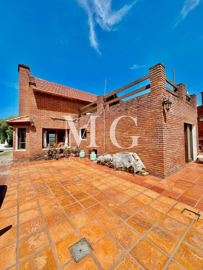 Casa ID.830 - Casa en Venta Barrio Residencial Monaco, 4 dormitorios