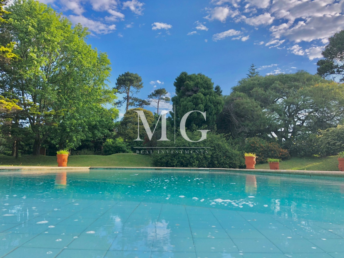 Casa ID.167 - Venta Casa zona Beberly Hills 4 dormitorios + dep.servicio y piscina