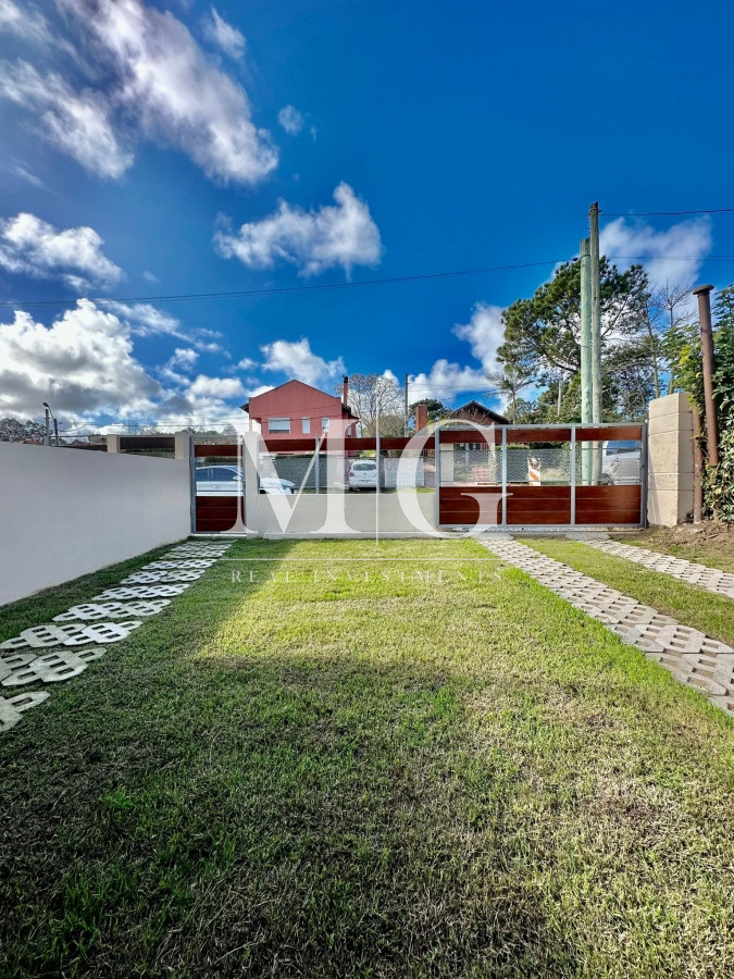 Casa ID.751 - Casa 3 dormitorios a Estrenar Pinares Punta del Este, piscina y parrillero