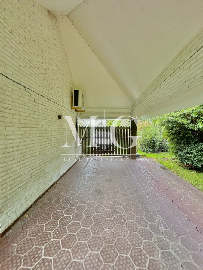Casa ID.622 - Venta Casa 2 dormitorios + dep.servicio zona Colegios