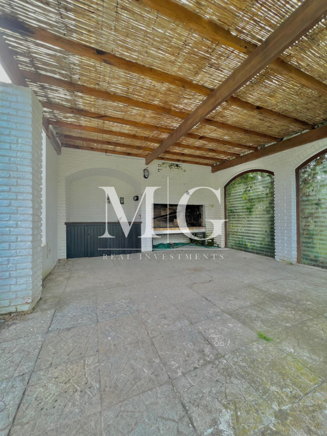 Casa ID.325 - Venta Casa zona Golf 3 dormitorios + dep.servicio, piscina y barbacoa