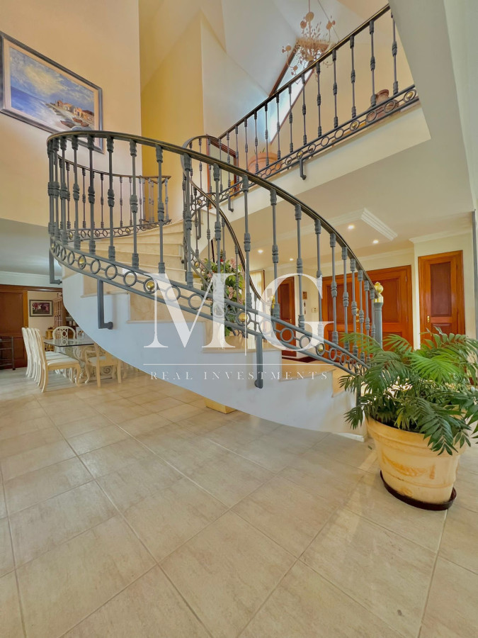 Casa ID.116 - Mansa, paradas, 7 dormitorios, piscina, barbacoa