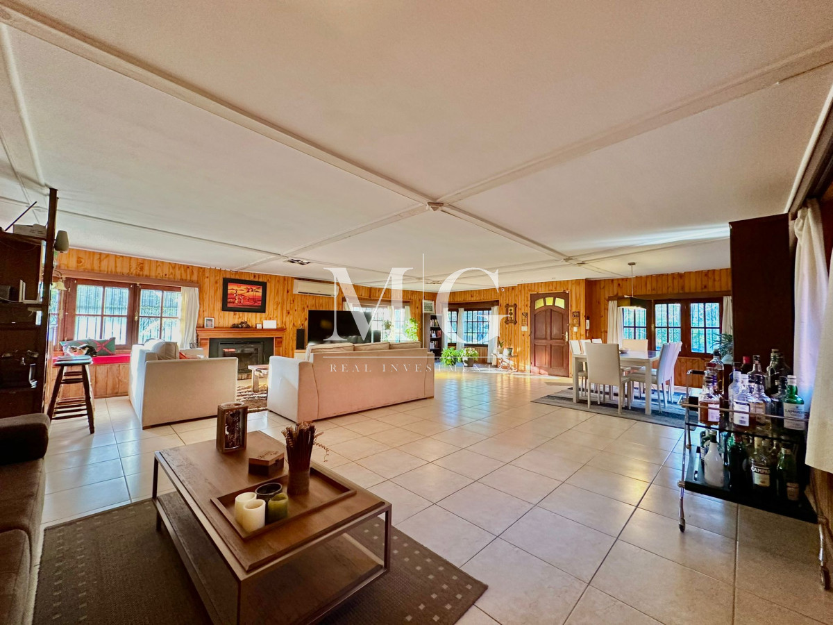 Casa ID.1049 - CASA EN PARADAS A 5 CUADRAS DE PLAYA MANSA 