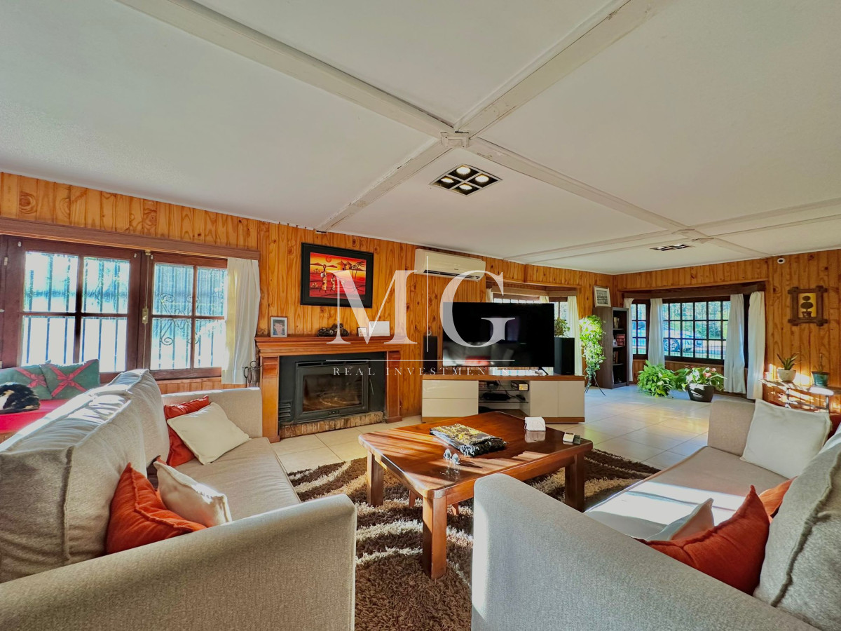 Casa ID.1049 - CASA EN PARADAS A 5 CUADRAS DE PLAYA MANSA 