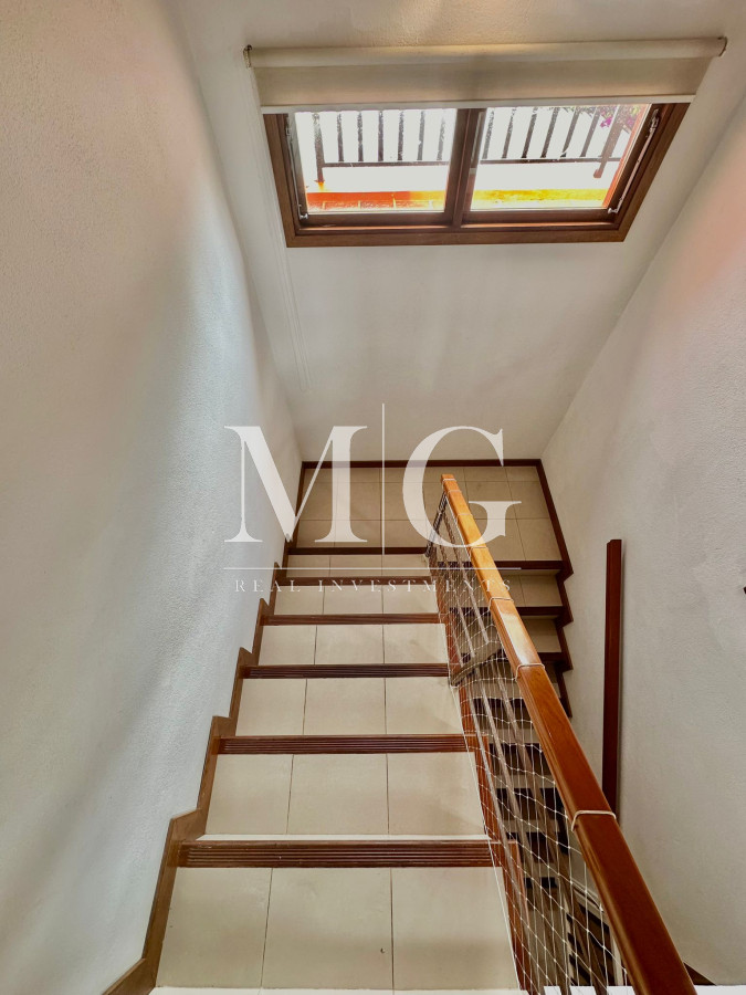Casa ID.862 - Barrio Privado La Residence Alquiler Anual 4 dormitorios + dependencia, parrillero, piscina