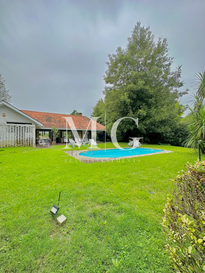 Casa ID.622 - Venta Casa 2 dormitorios + dep.servicio zona Colegios