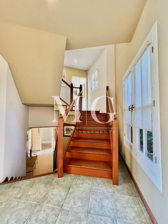 Casa ID.319 - Venta Casa zona Golf, 5 dorm.+ dep.servicio, barbacoa y piscina 