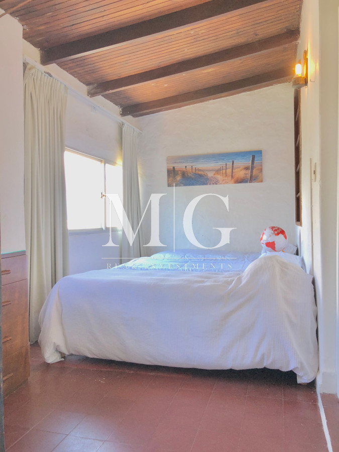 Casa ID.240 - Alquiler Anual Casa 3 dormitorios en Península 