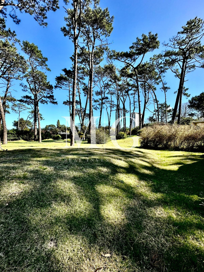 Casa ID.832 - Terreno 3.436mt a 200mt del Mar con proyecto aprobado para altura! Playa Mansa
