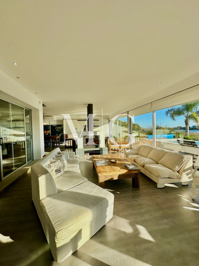 Casa ID.1247 - Casa única en Parada 41, Playa Mansa, Punta del Este