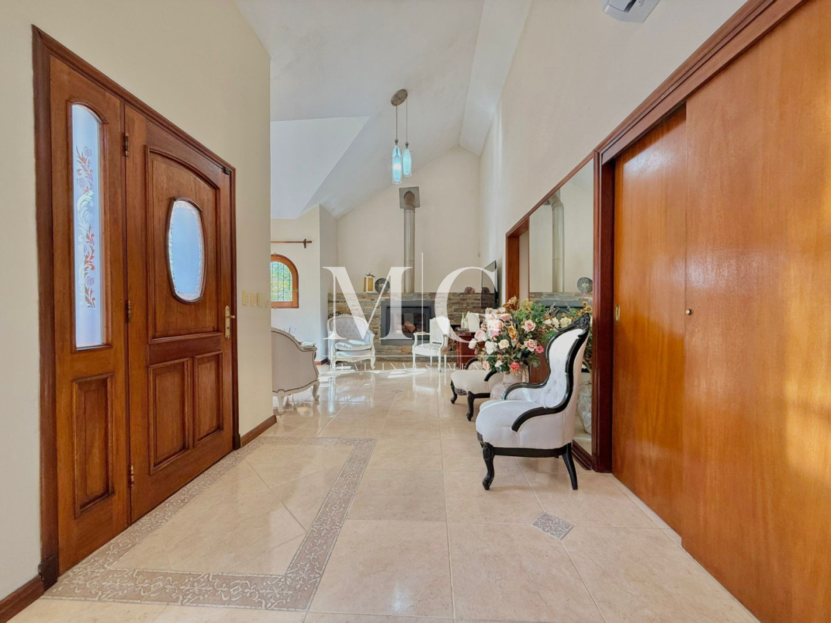 Casa ID.1564 - Hermosa casa en terreno de 450 m² con excelente distribución y potencial de ampliación; Zona Jardines de Cordoba