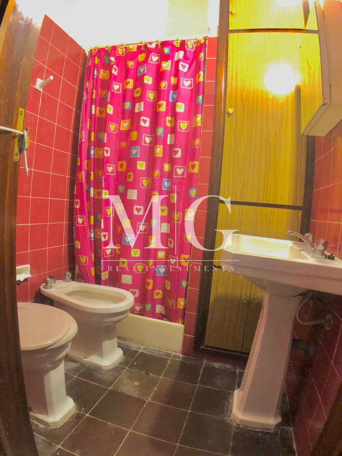 Casa ID.16 - Venta Casa 5 dormitorios, dep. servicio + piscina zona Mansa 