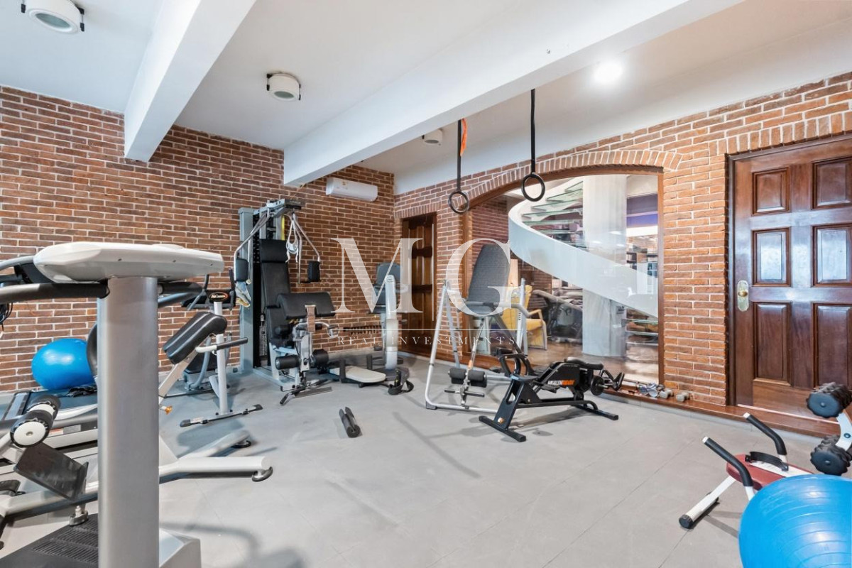 Casa ID.1551 - Exclusiva Mansión Frente al Mar en Playa Mansa - Punta del Este