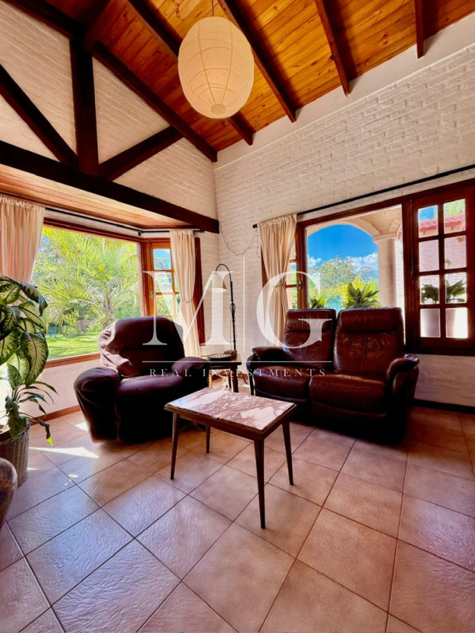 Casa ID.1550 - Excelente propiedad 4 dormitorios, 4 baños, piscina, parrillero, zona Pinares