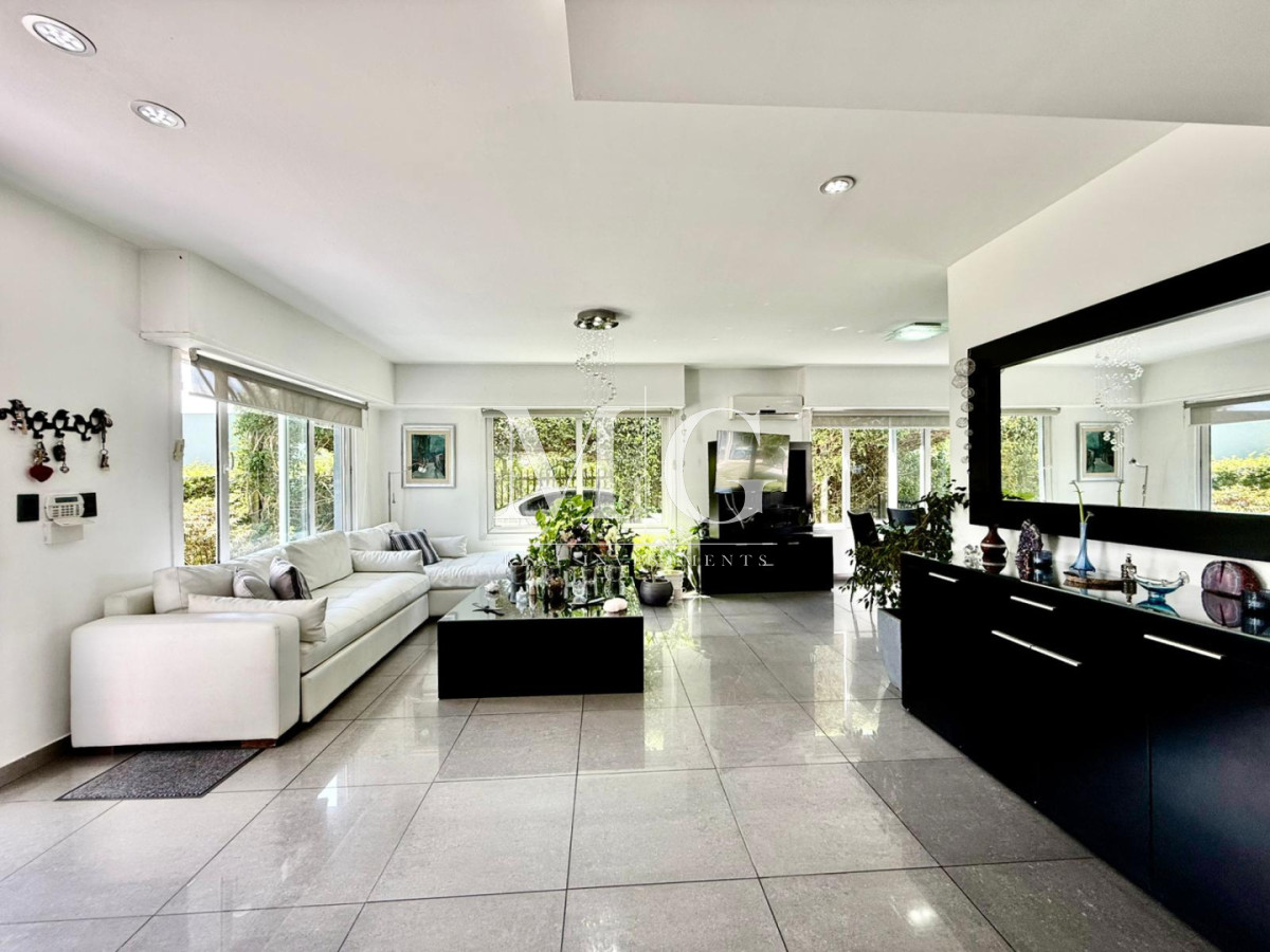 Casa ID.1508 - Chalet Premium con Gran Potencial - Ideal para Clínica, Consultorios u Oficinas