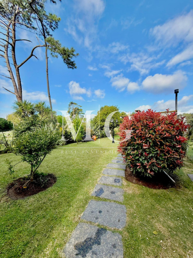 Casa ID.1564 - Hermosa casa en terreno de 450 m² con excelente distribución y potencial de ampliación; Zona Jardines de Cordoba