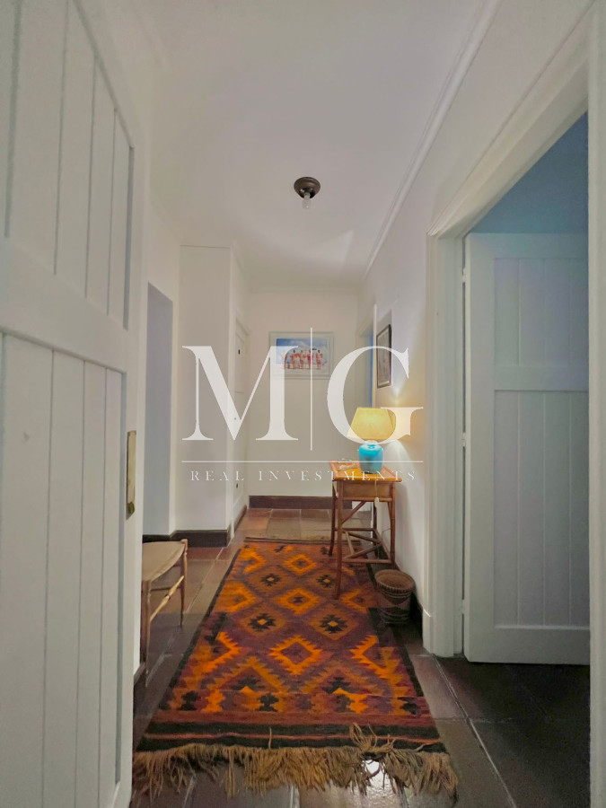 Casa ID.168 - Venta Casa zona Golf 5 dormitorios + dep.servicio, parrillero, piscina