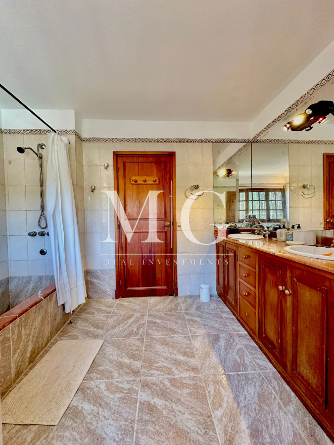 Casa ID.1357 - Venta Casa Principal 5 dormitorios en el Corazón de San Rafael a Metros del Mar
