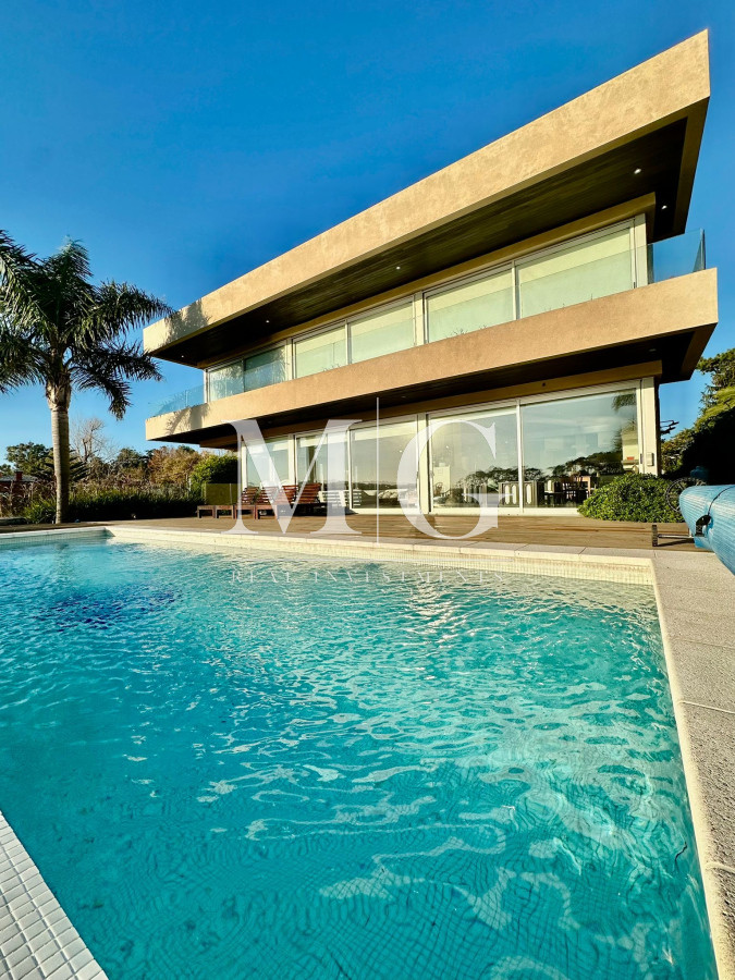 Casa ID.1247 - Casa única en Parada 41, Playa Mansa, Punta del Este