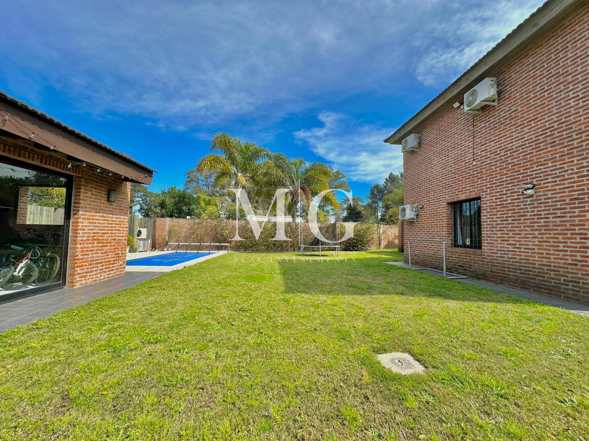 Casa ID.1048 - EXCELENTE PROPIEDAD EN EL EXLUSIVO BARRIO PINARES DE PUNTA DEL ESTE