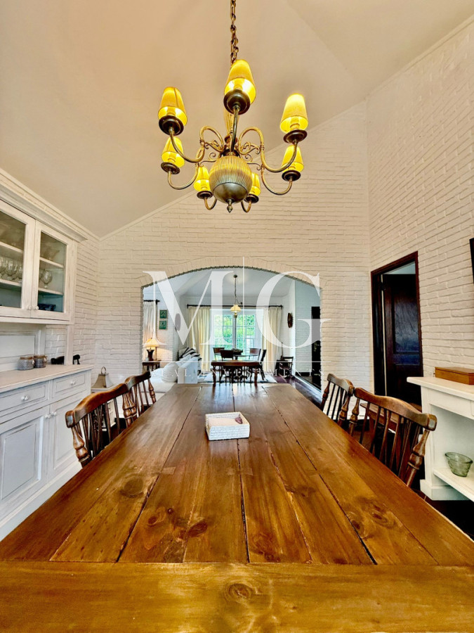 Casa ID.1529 - Hermosa casa en Marly, ubicada en una de las zonas más tranquilas y residenciales de Punta del Este 