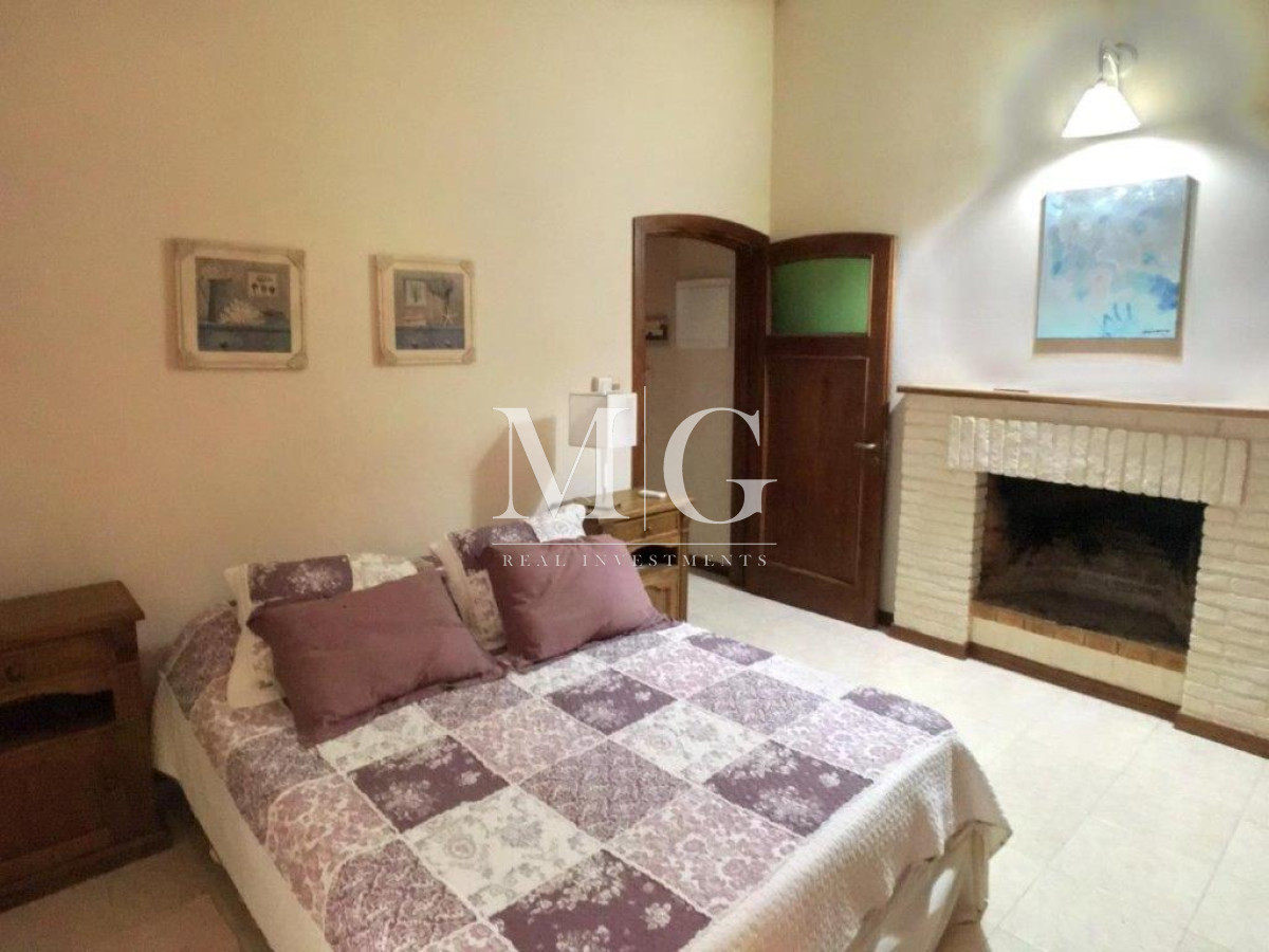 Casa ID.832 - Playa Mansa a 200mt del Mar con proyecto aprobado para altura!