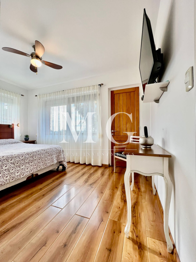 Casa ID.120 - Zona Faro Punta del Este 6 dormitorios + dep.servicio, piscina