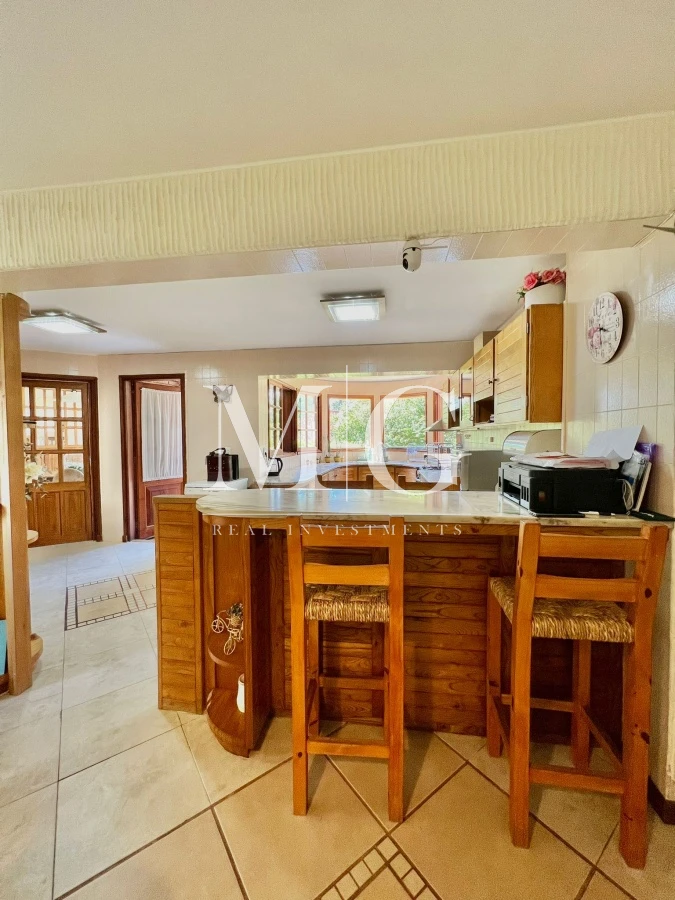 Casa ID.536 - Venta Casa 8 dormitorios, piscina, barbacoa a pasos del Shopping