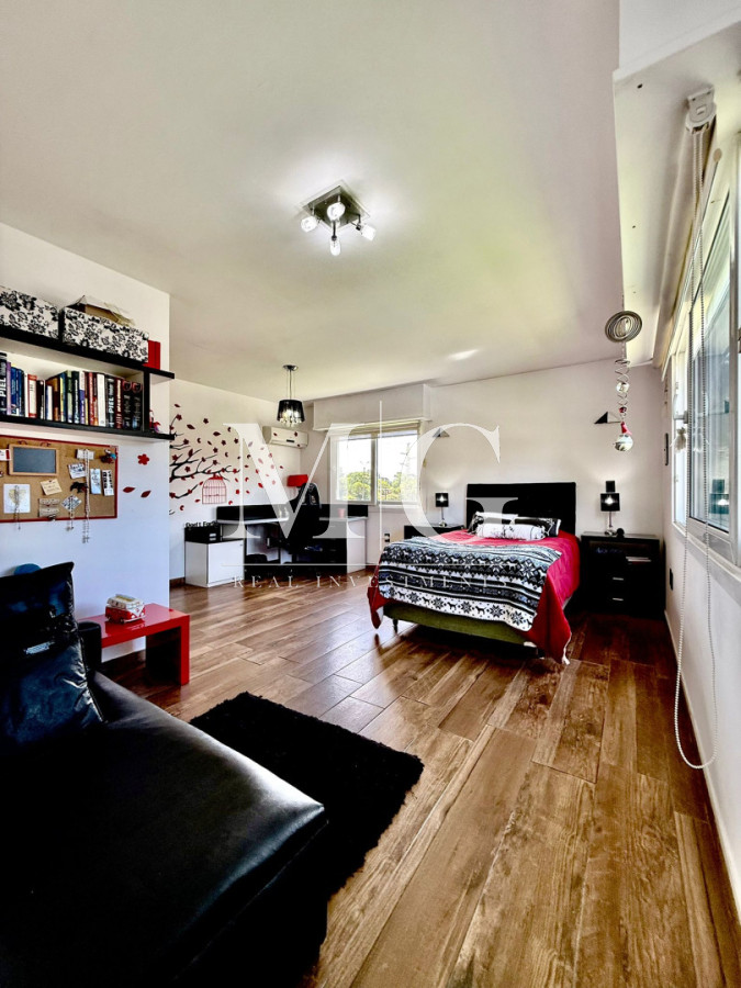 Casa ID.1508 - Chalet Premium con Gran Potencial - Ideal para Clínica, Consultorios u Oficinas