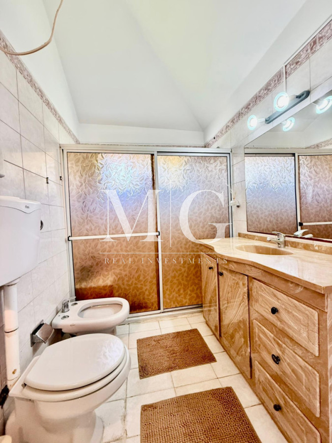 Casa ID.1530 - Excelente propiedad 5 dormitorios en Altos del Pinar, Punta del Este