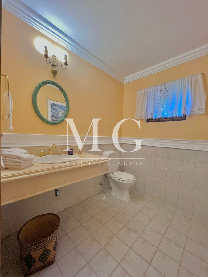 Casa ID.371 - EXCELENTE PROPIEDAD ZONA GOLF PUNTA DEL ESTE, 6 DORMITORIOS