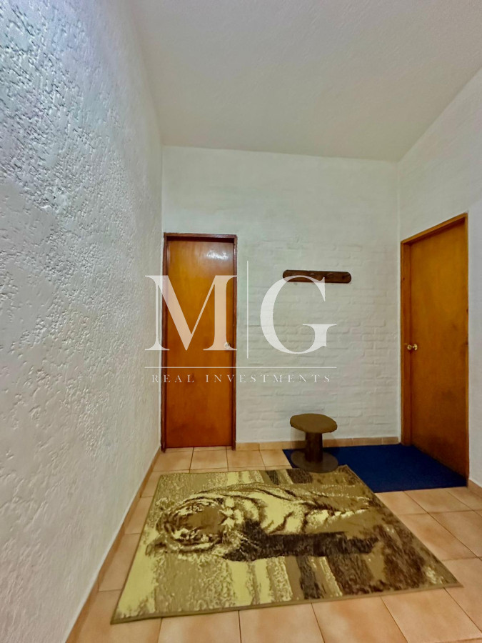 Casa ID.1011 - LAUSANA 4 DORMITORIOS, TERRENO 310M2 APTA PARA BANCO!!!