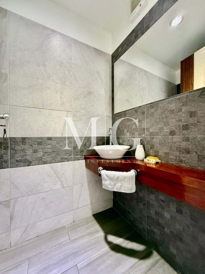 Casa ID.1508 - Chalet Premium con Gran Potencial - Ideal para Clínica, Consultorios u Oficinas