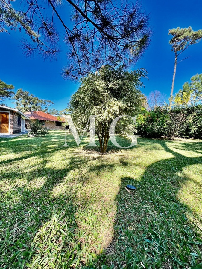Casa ID.137 - MANSA 3 DORMITORIOS, PISCINA, BAJA CONTRIBUCION!!!