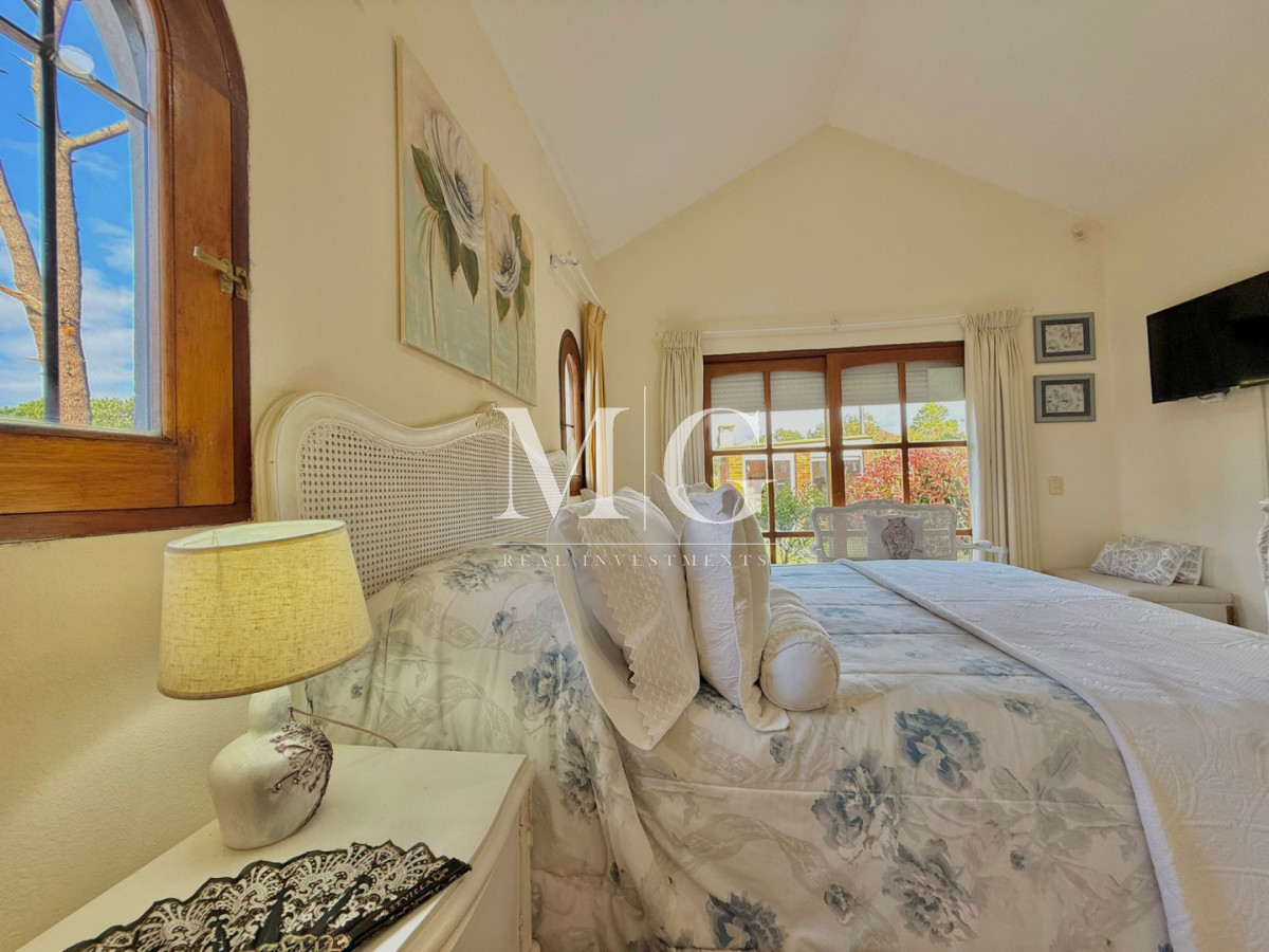 Casa ID.1564 - Hermosa casa en terreno de 450 m² con excelente distribución y potencial de ampliación; Zona Jardines de Cordoba