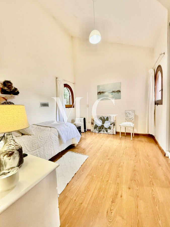 Casa ID.1564 - Hermosa casa en terreno de 450 m² con excelente distribución y potencial de ampliación; Zona Jardines de Cordoba