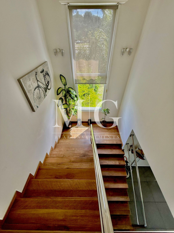 Casa ID.1508 - Chalet Premium con Gran Potencial - Ideal para Clínica, Consultorios u Oficinas