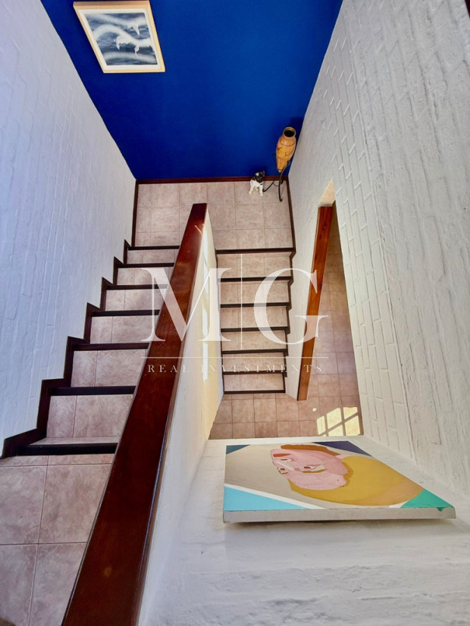 Casa ID.1550 - Excelente propiedad 4 dormitorios, 4 baños, piscina, parrillero, zona Pinares