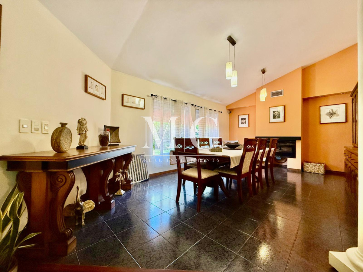 Casa ID.1530 - Excelente propiedad 5 dormitorios en Altos del Pinar, Punta del Este