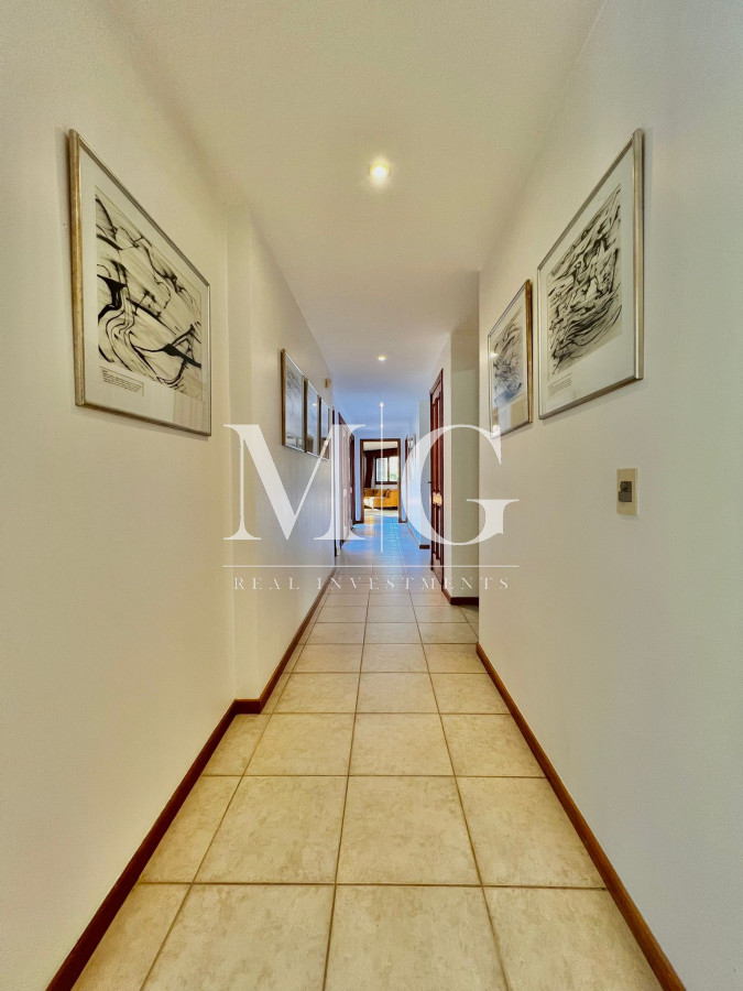 Casa ID.371 - EXCELENTE PROPIEDAD ZONA GOLF PUNTA DEL ESTE, 6 DORMITORIOS