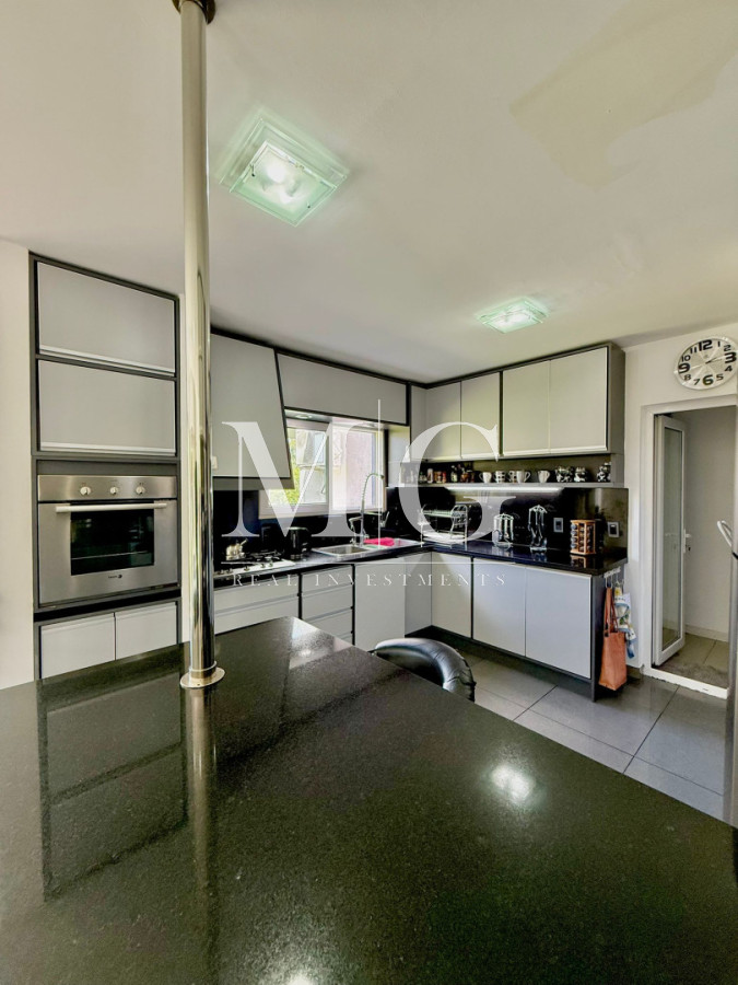 Casa ID.1508 - Chalet Premium con Gran Potencial - Ideal para Clínica, Consultorios u Oficinas