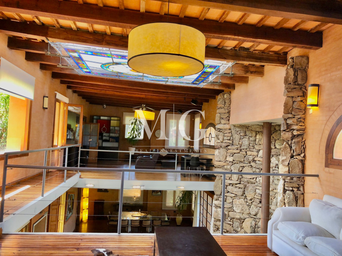 Casa ID.143 - BARRIO PRIVADO LA ARBOLADA, EXCEPCIONAL CASA DE 5 DORMITORIOS, PISCINA, GARAGE